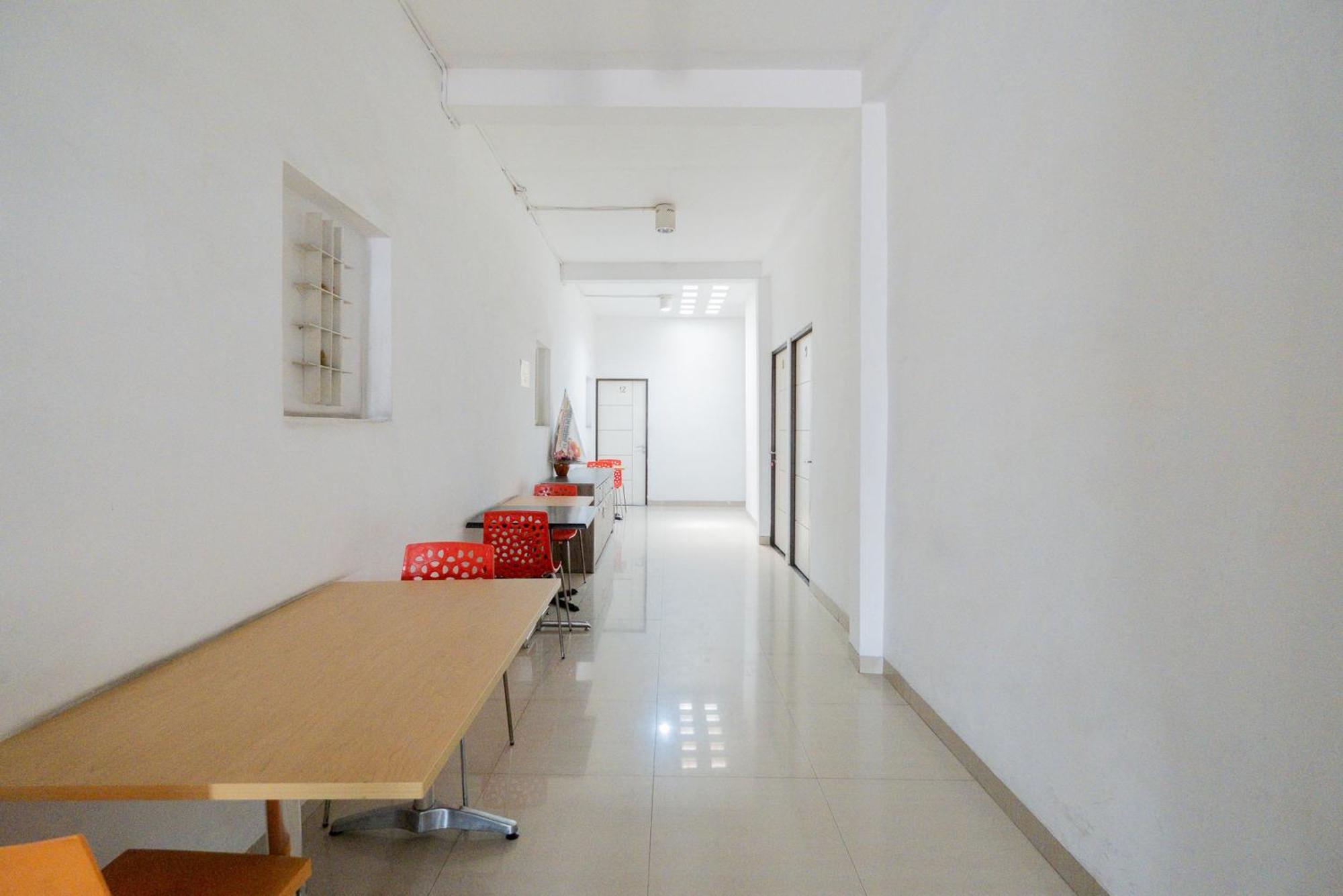 Reddoorz Near Surabaya Town Square Exterior foto