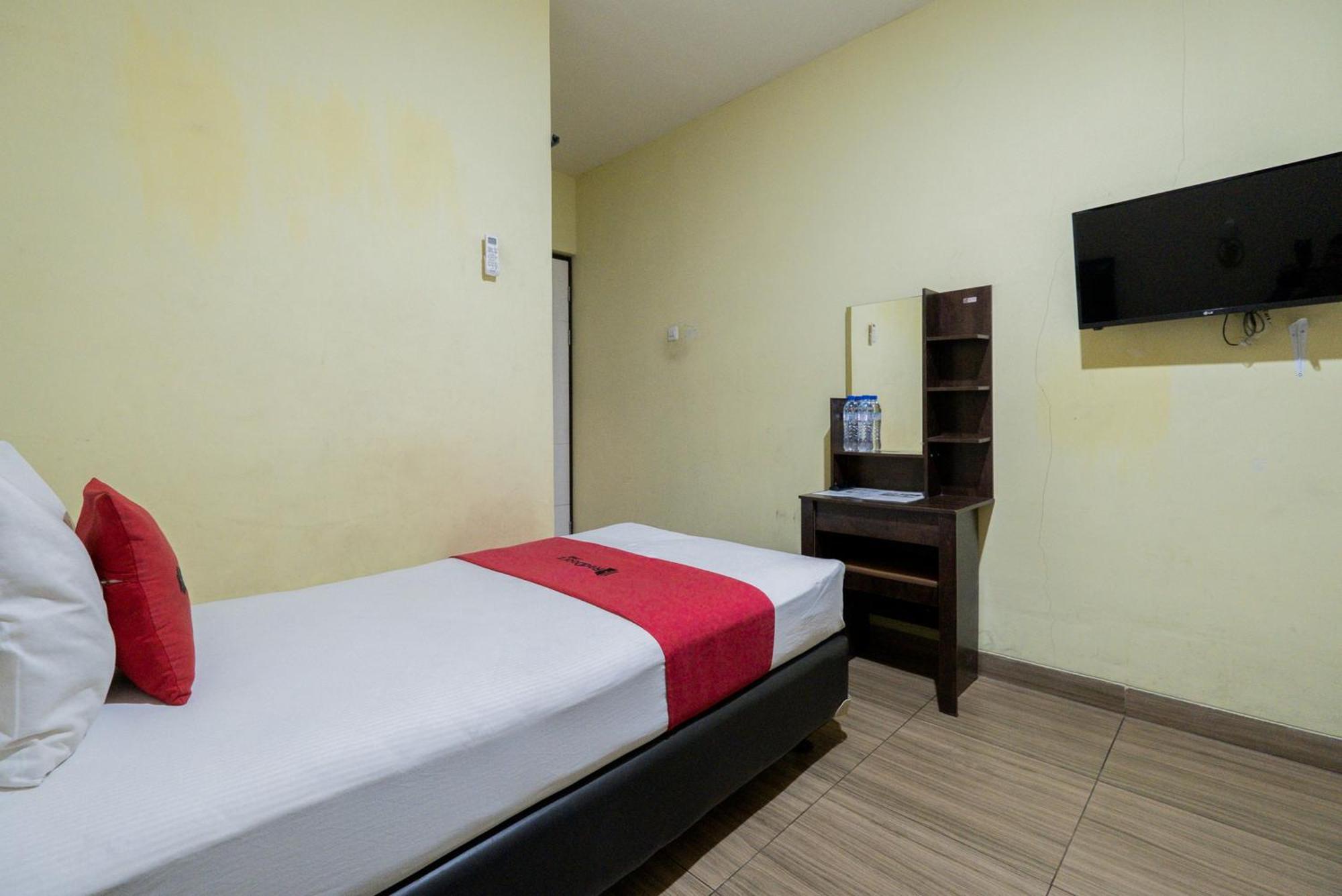 Reddoorz Near Surabaya Town Square Exterior foto