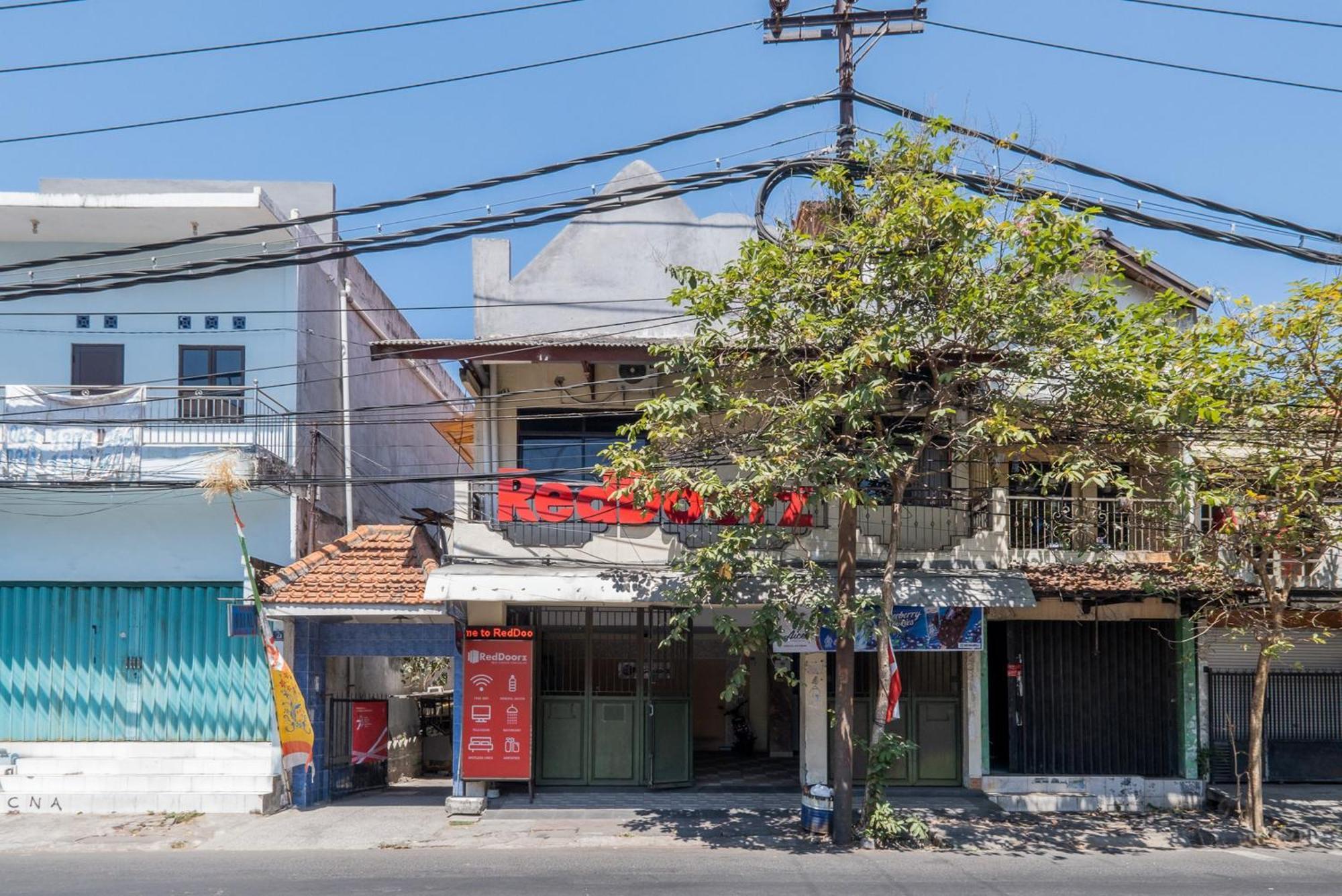 Reddoorz Near Surabaya Town Square Exterior foto