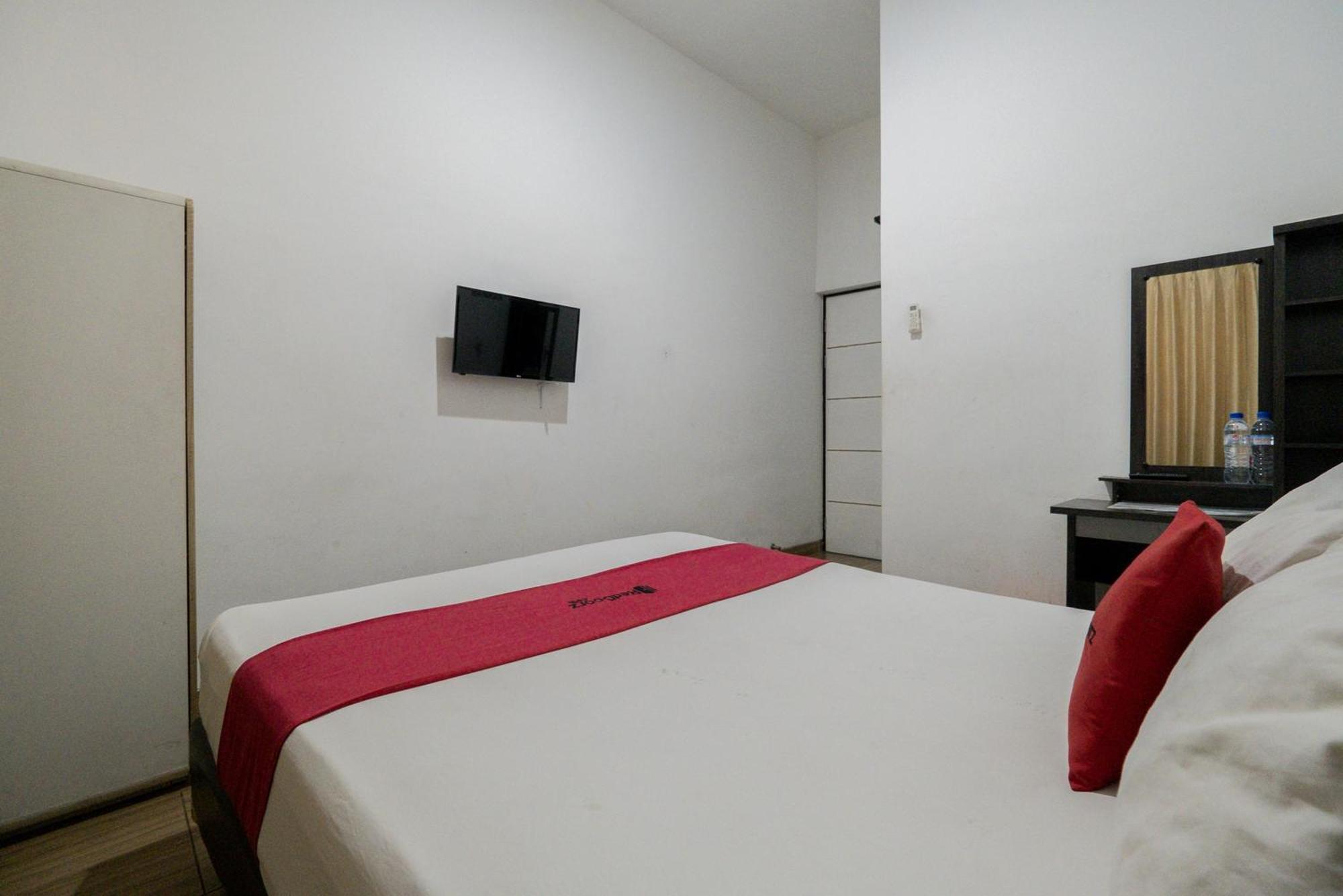 Reddoorz Near Surabaya Town Square Exterior foto