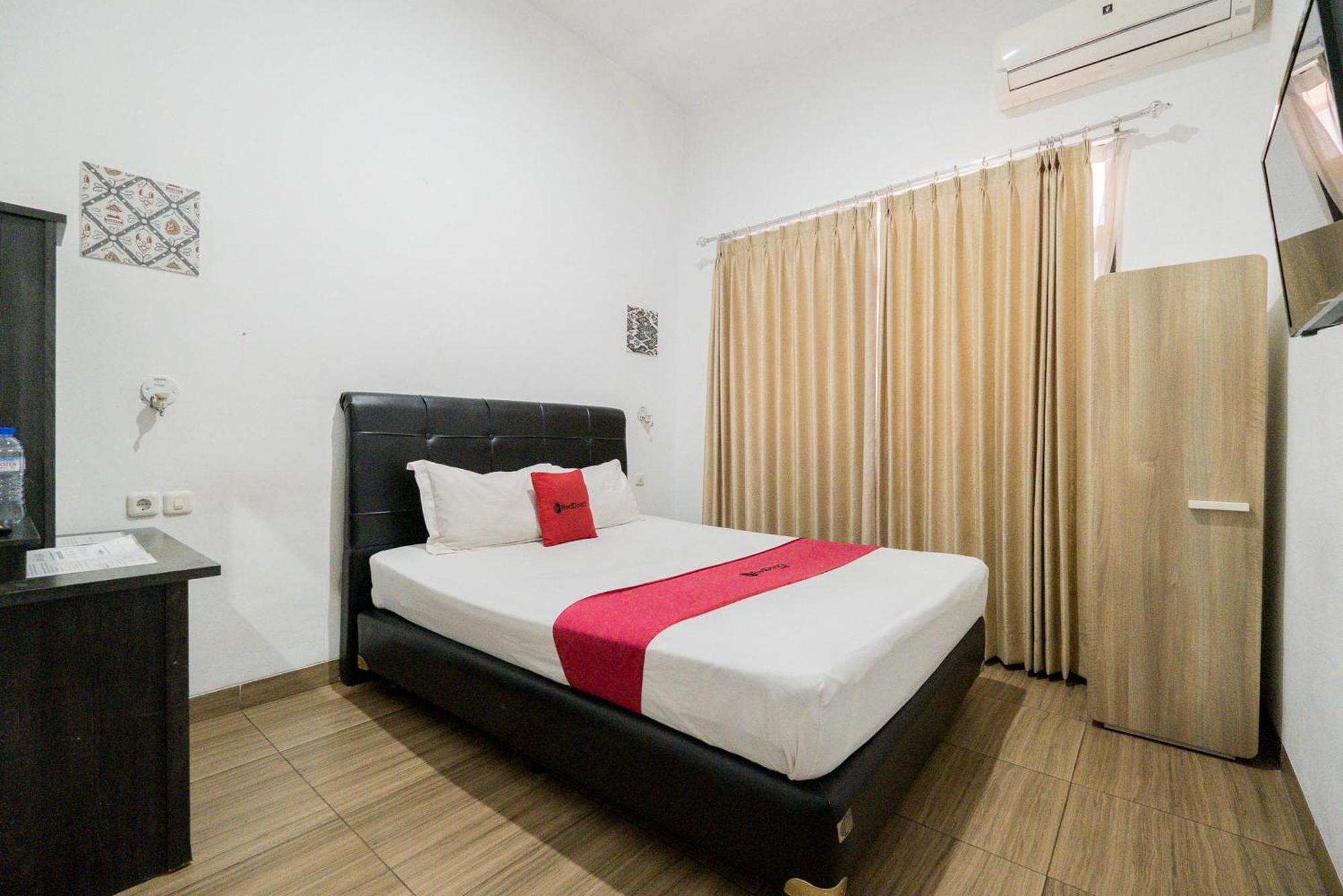 Reddoorz Near Surabaya Town Square Exterior foto