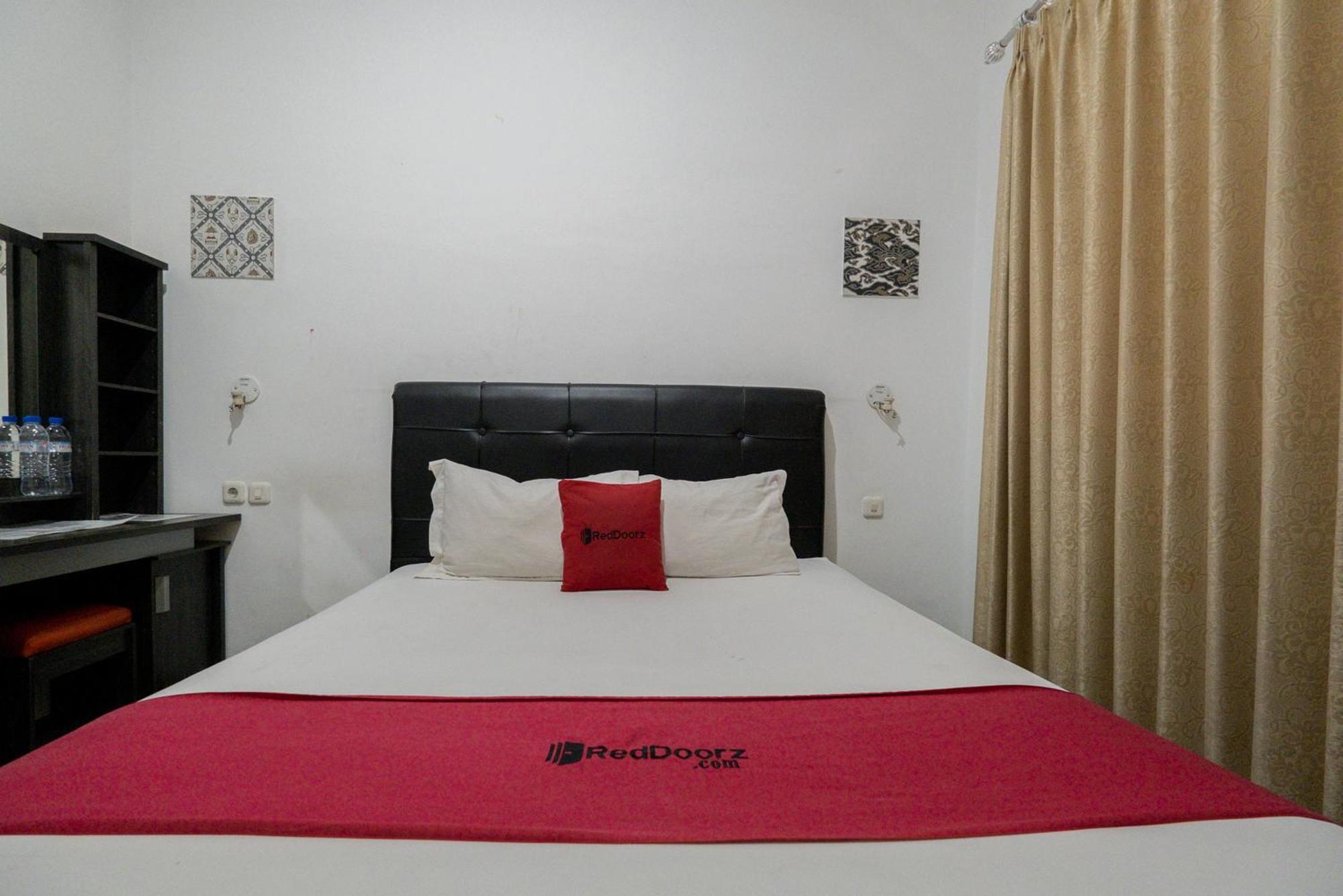 Reddoorz Near Surabaya Town Square Exterior foto