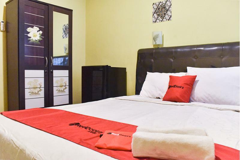 Reddoorz Near Surabaya Town Square Exterior foto